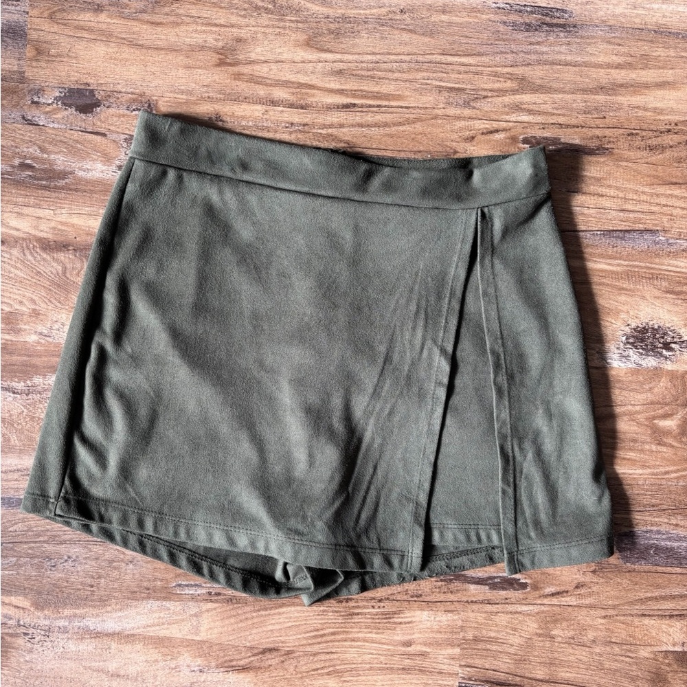 Altar’d State Dark Green Suede Skorts Size Medium